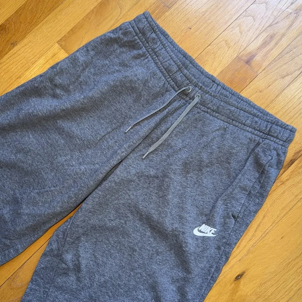 Nike Pants Mens M Gray Fleece Joggers‎ Sweatpants Swoosh Logo Pockets Athletic
